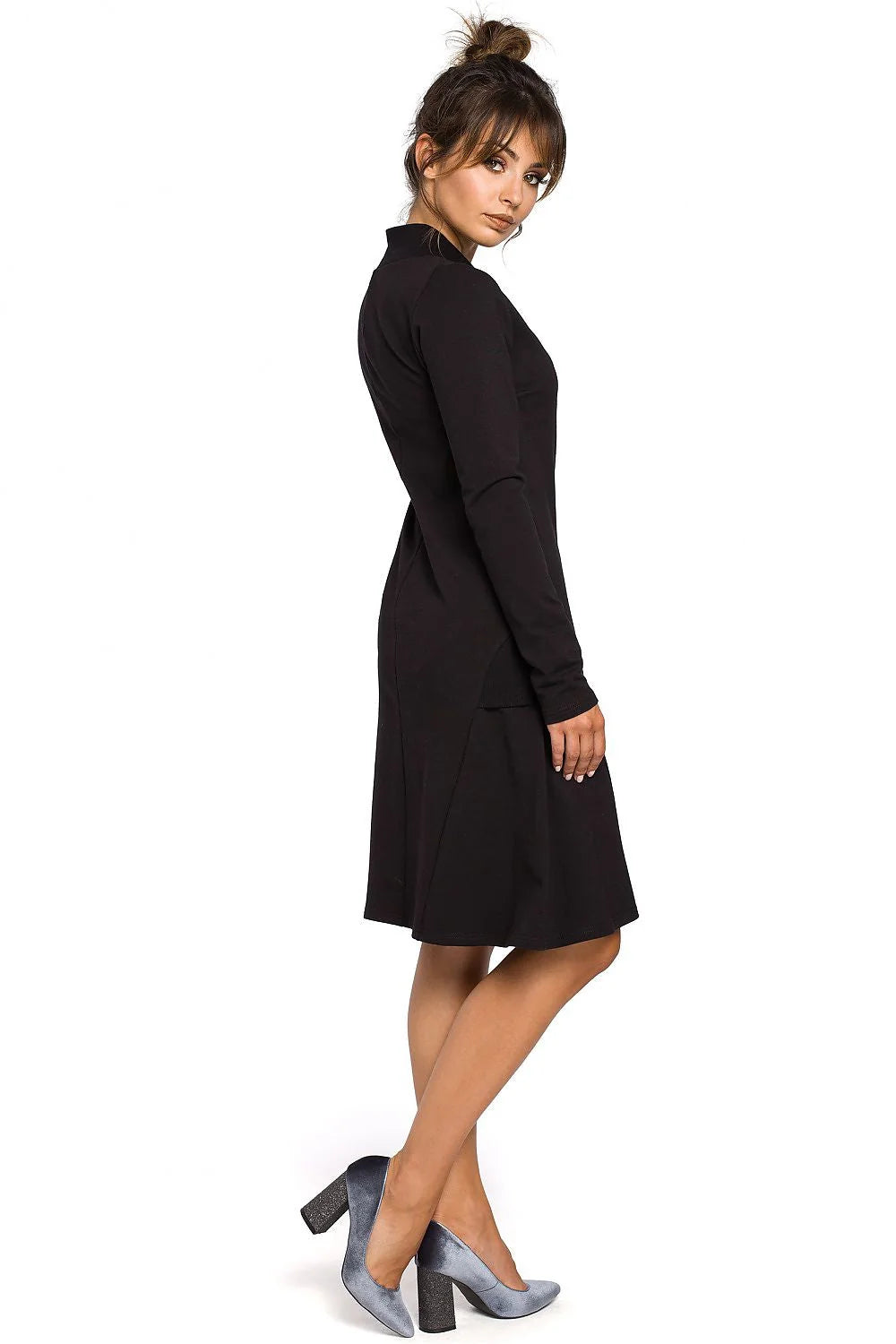 Robe en coton rouge style casual manches longues coupe évasée élégante pour femmes modernes automne
