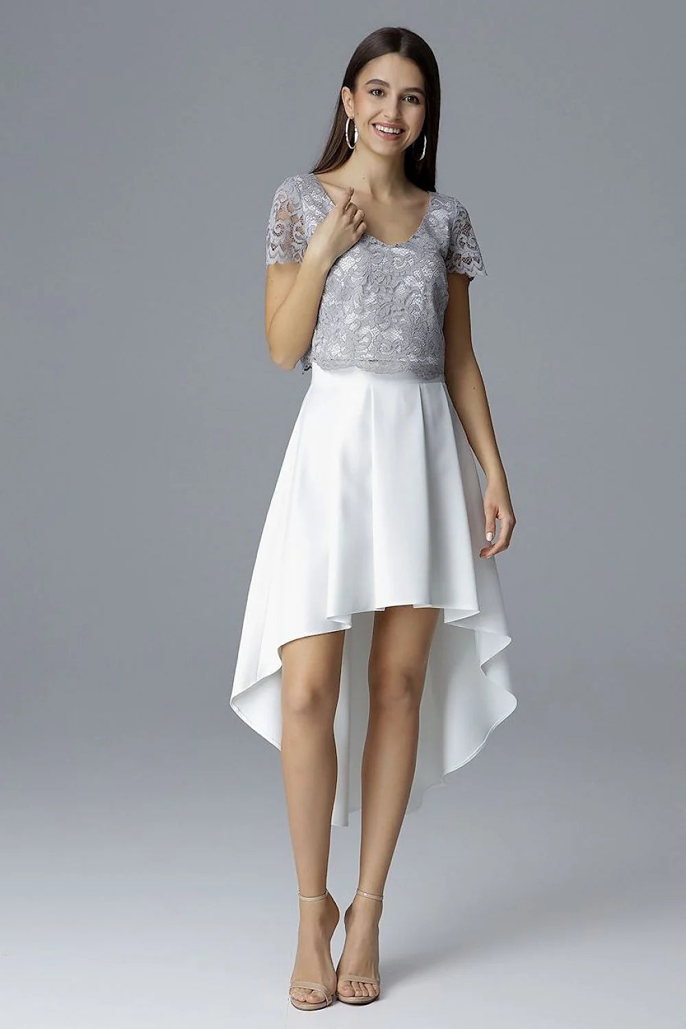 Robe en dentelle rose pâle romantique avec jupe asymétrique élégante pour soirées féminines spéciales