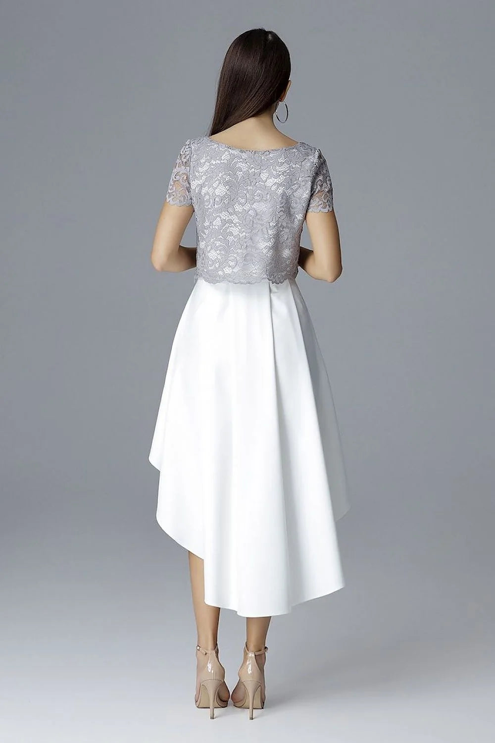 Robe en dentelle rose pâle romantique avec jupe asymétrique élégante pour soirées féminines spéciales
