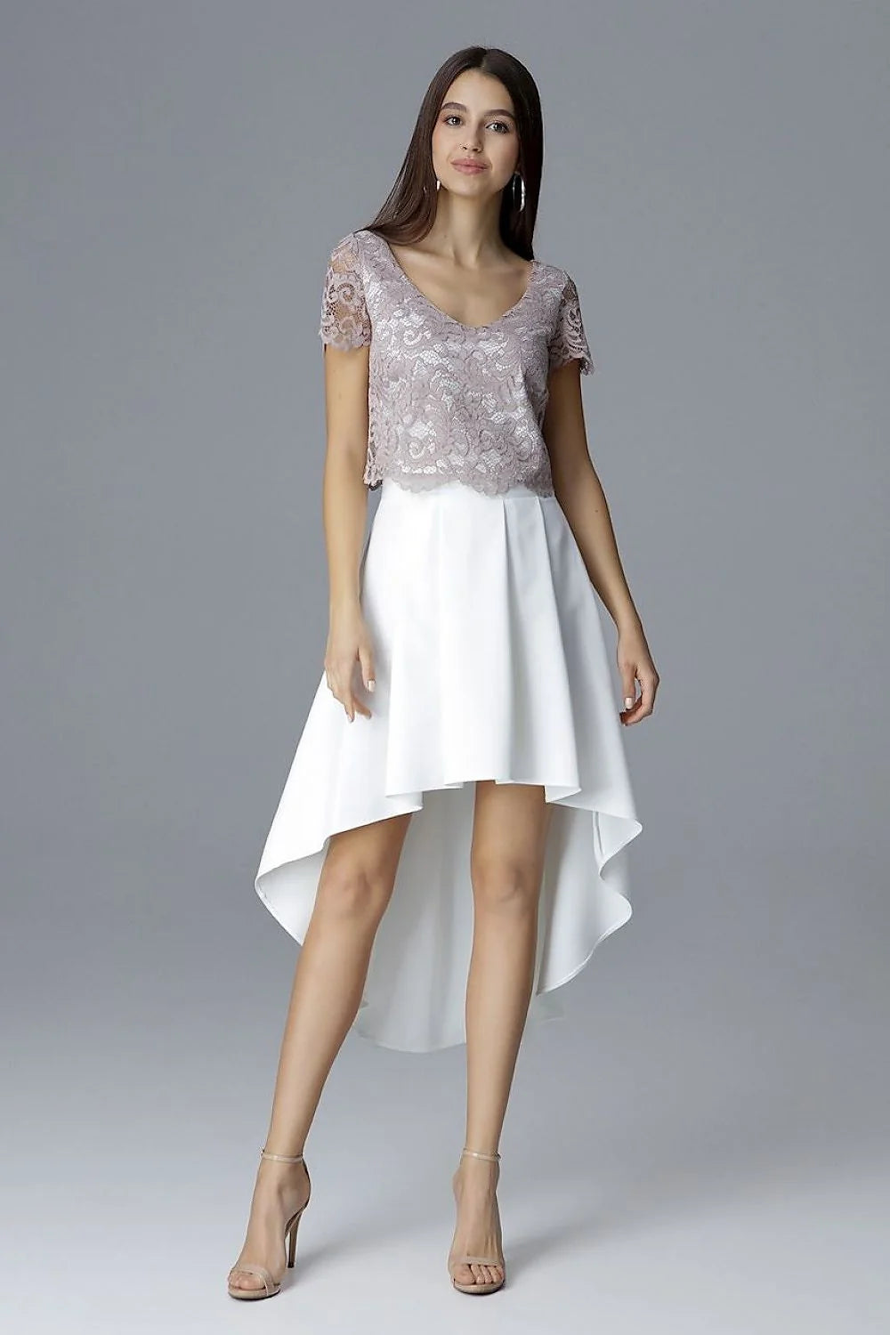 Robe en dentelle rose pâle romantique avec jupe asymétrique élégante pour soirées féminines spéciales
