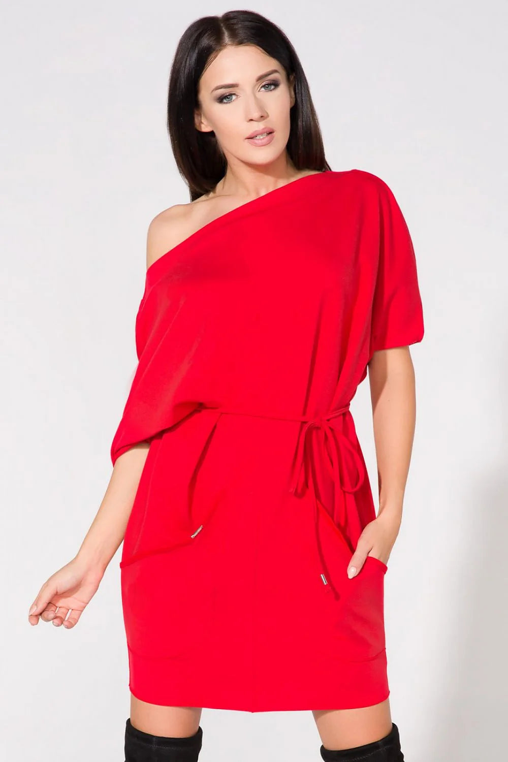Robe en tricot doux style moderne élégante et confortable pour sorties décontractées et professionnelles femmes