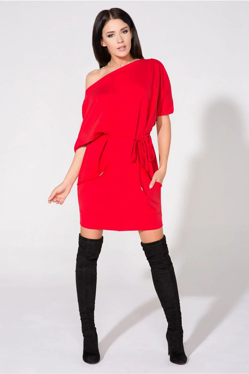 Robe en tricot doux style moderne élégante et confortable pour sorties décontractées et professionnelles femmes
