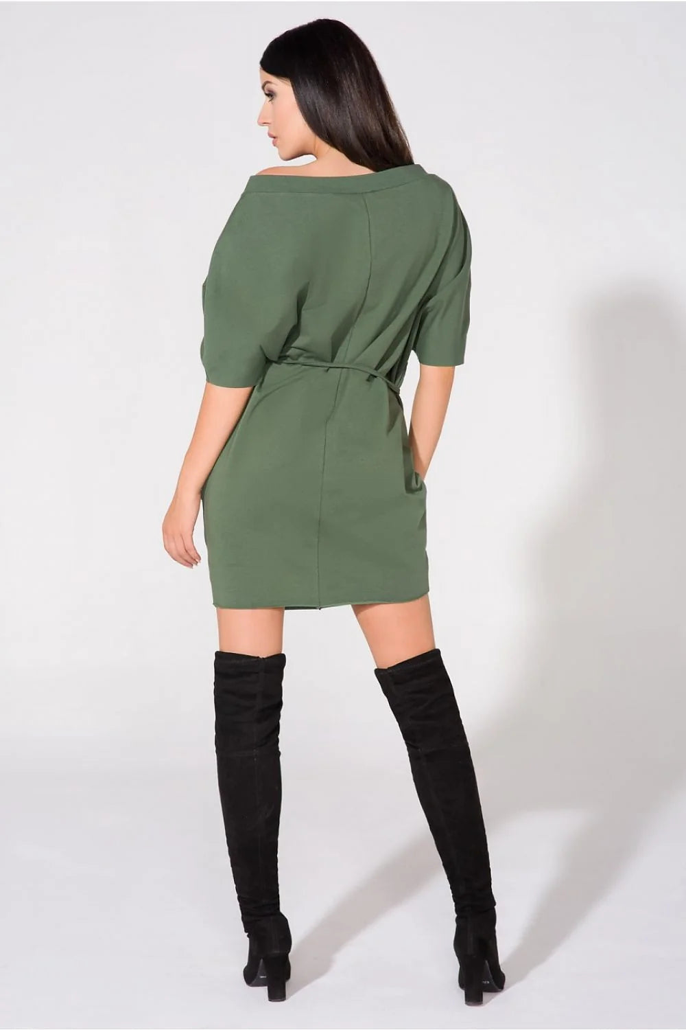 Robe en tricot doux style moderne élégante et confortable pour sorties décontractées et professionnelles femmes