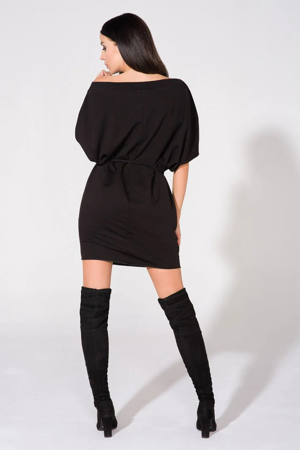 Robe en tricot doux style moderne élégante et confortable pour sorties décontractées et professionnelles femmes