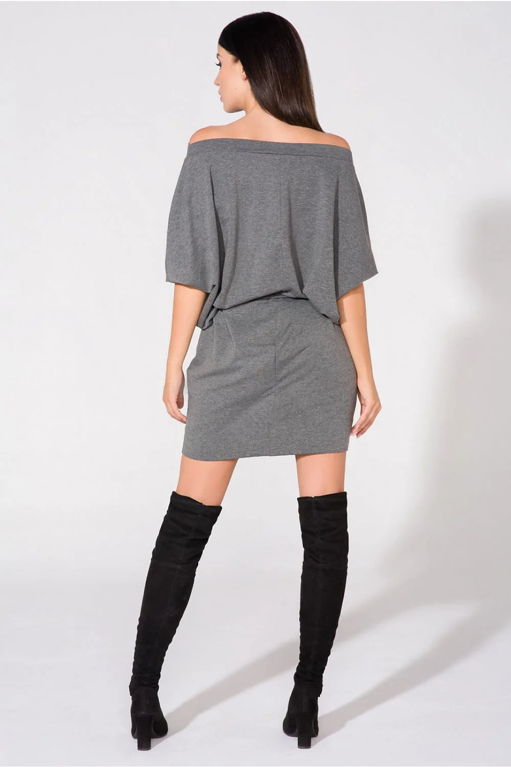 Robe en tricot doux style moderne élégante et confortable pour sorties décontractées et professionnelles femmes