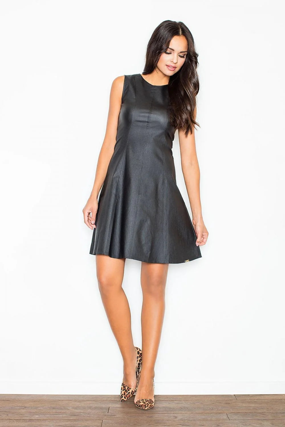 Robe évasée simili cuir élégante sans manches bleue tendance pour soirées chic femmes modernes