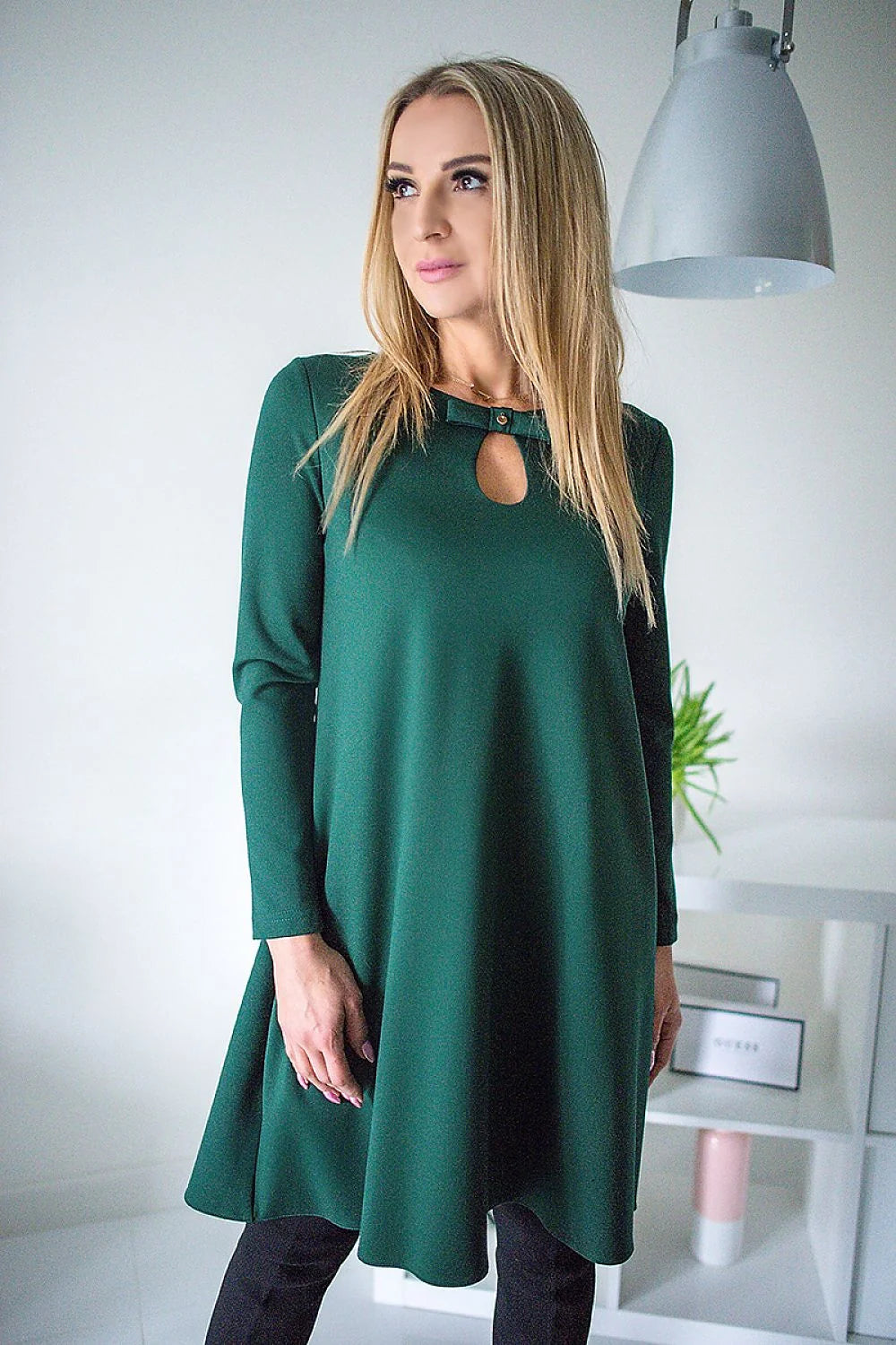 Robe fluide élégante en polyester vert foncé manches longues pour femme moderne mode chic