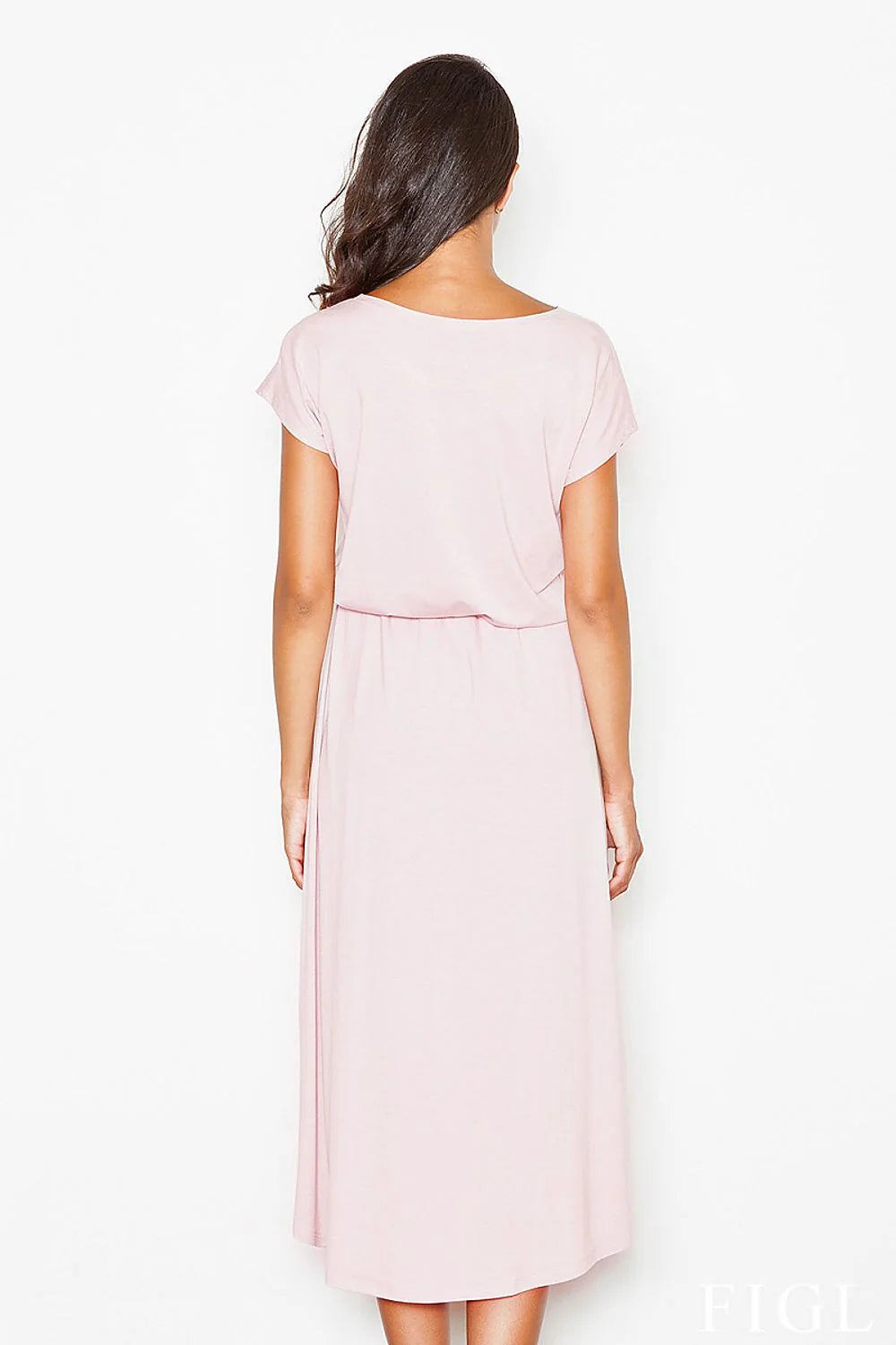 Robe fluide légère élégante rose pâle pour femmes modernes avec ceinture nouer silhouette asymétrique