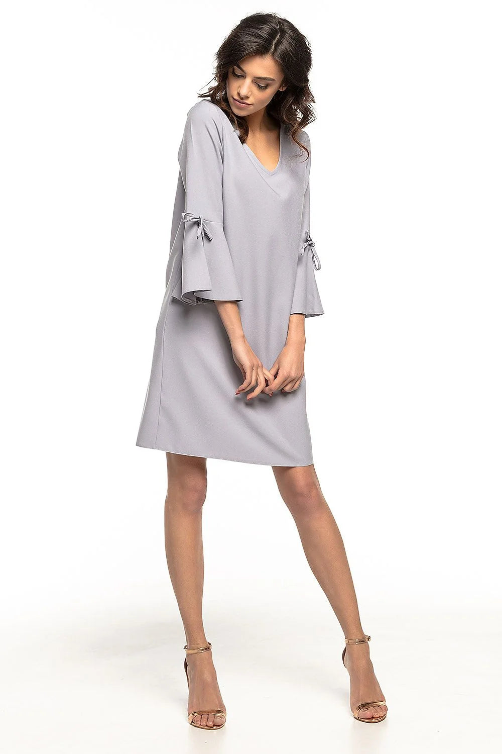 Robe grise élégante en coton polyester manches longues parfaite sorties femmes sophistiquées et casual