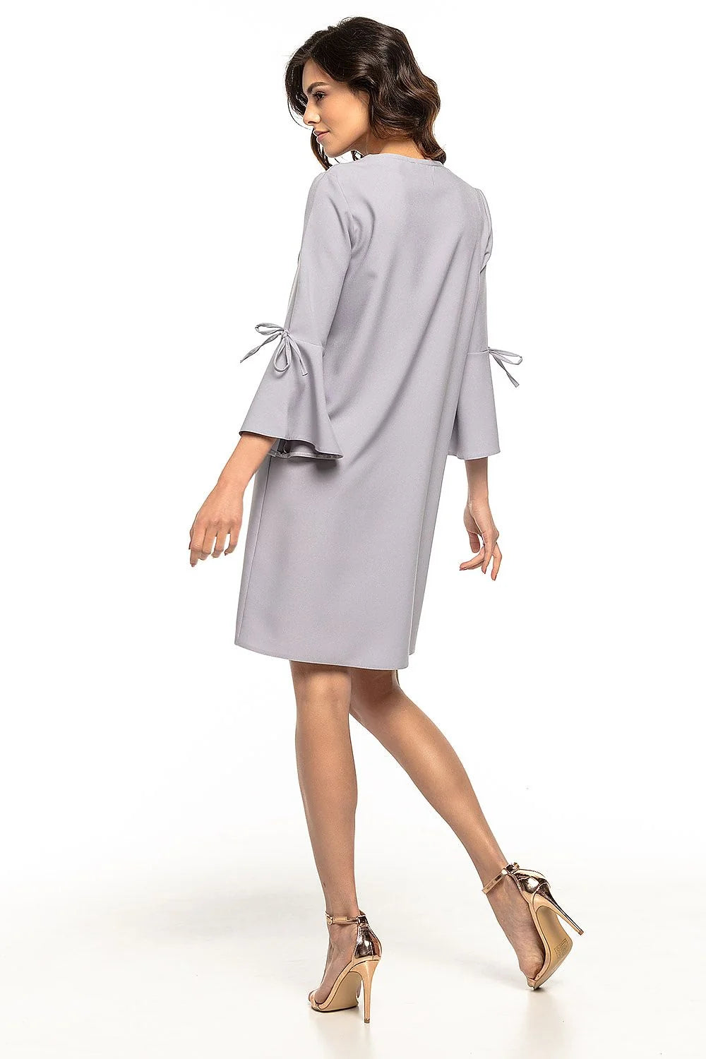 Robe grise élégante en coton polyester manches longues parfaite sorties femmes sophistiquées et casual