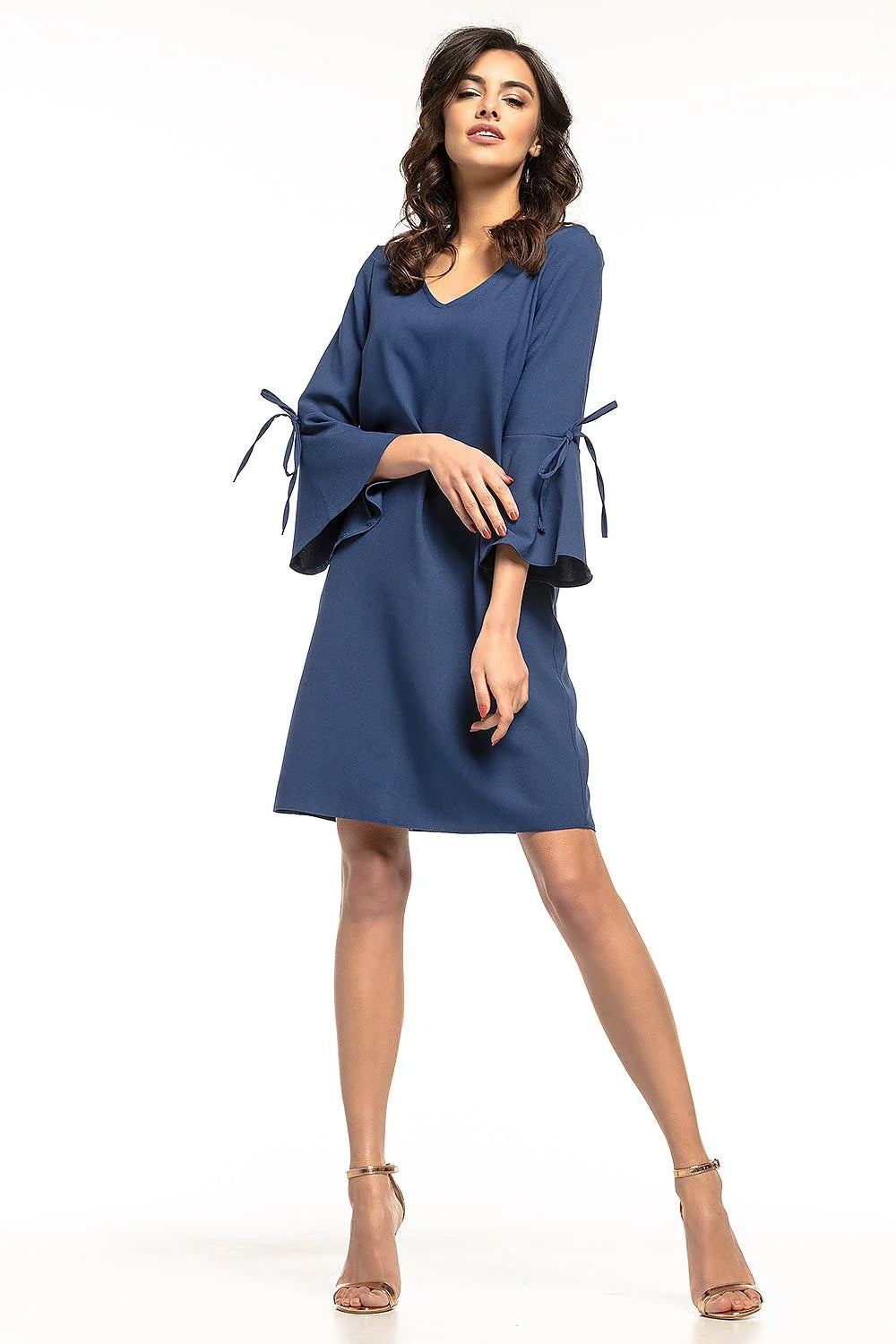 Robe grise élégante en coton polyester manches longues parfaite sorties femmes sophistiquées et casual
