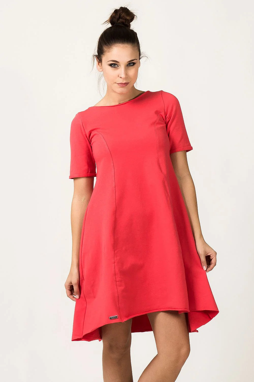 Robe grise en jersey décontractée élégante et confortable manches courtes évasée parfaite pour sorties casual