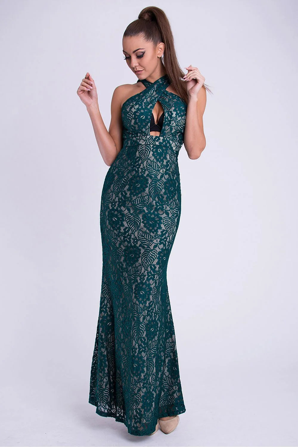 Robe longue en dentelle verte élégante et sensuelle pour soirées glamour féminines et inoubliables