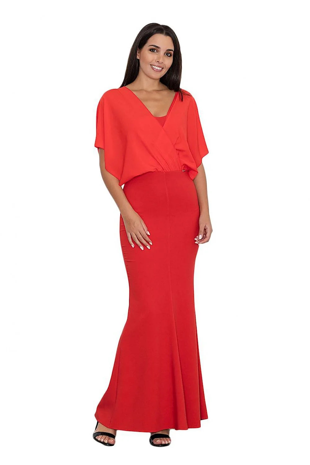 Robe longue en soie élégante et chic pour soirées glamour et dîners sophistiqués femmes modernes
