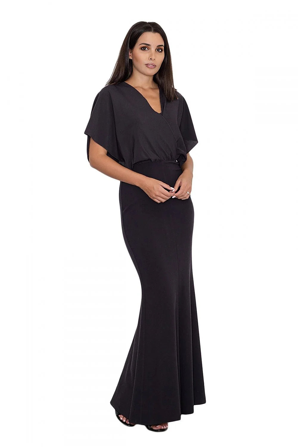 Robe longue en soie élégante et chic pour soirées glamour et dîners sophistiqués femmes modernes