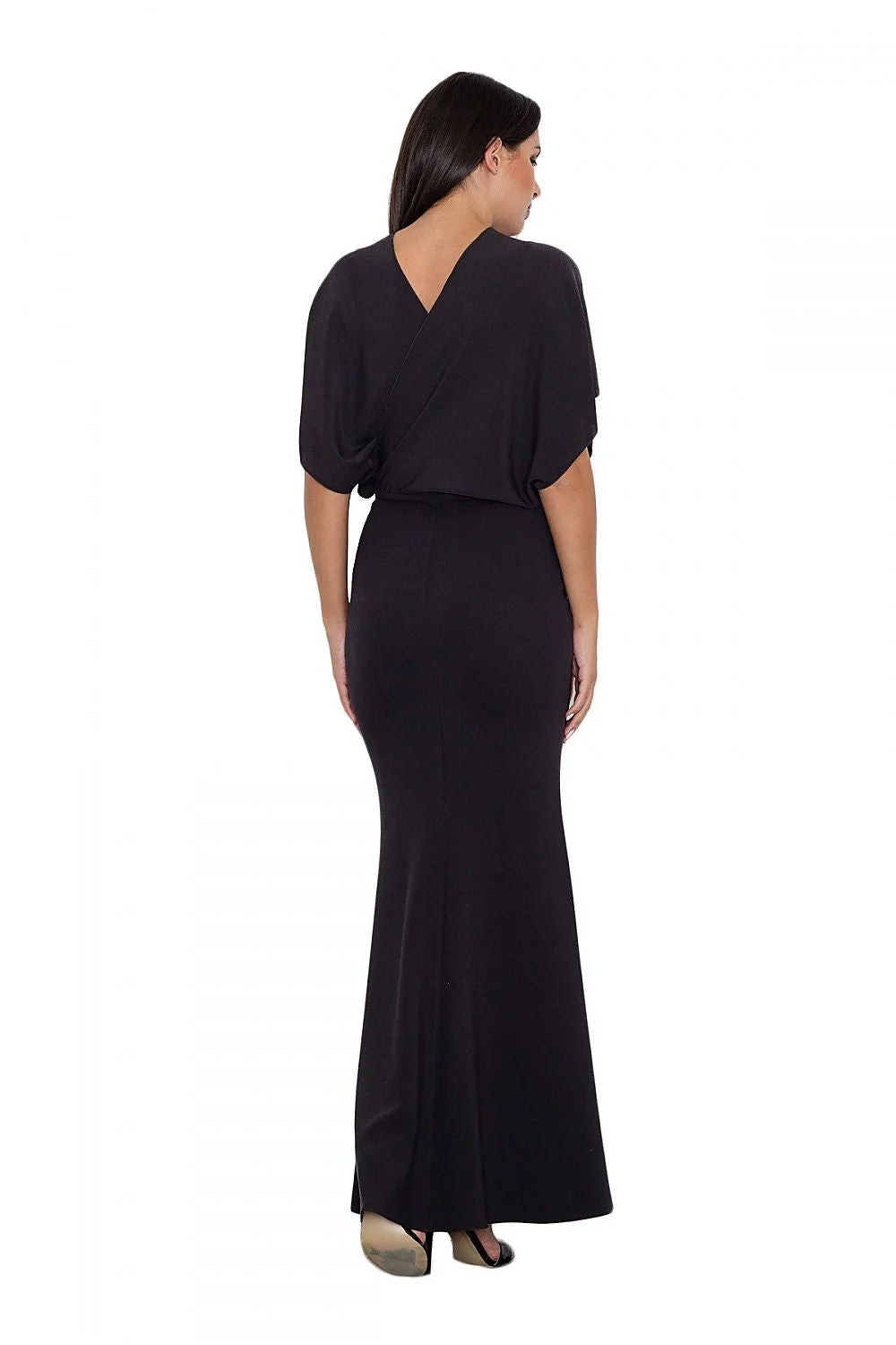Robe longue en soie élégante et chic pour soirées glamour et dîners sophistiqués femmes modernes