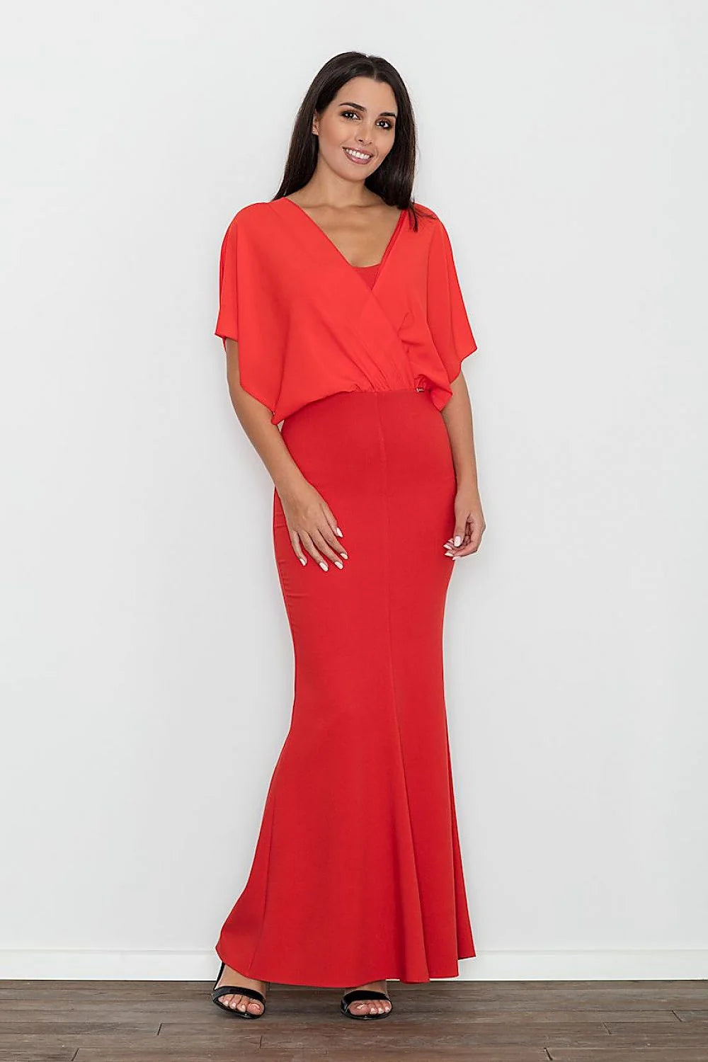 Robe longue en soie élégante et chic pour soirées glamour et dîners sophistiqués femmes modernes