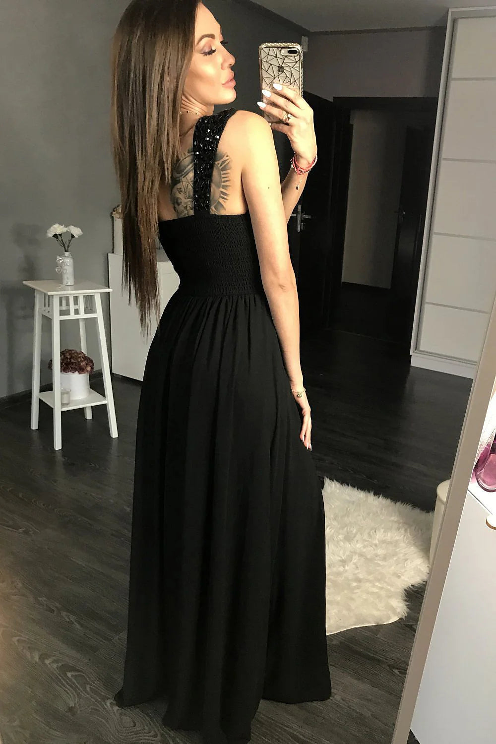 Robe longue en soie élégante et confortable pour occasions spéciales des femmes modernes sophistiquées