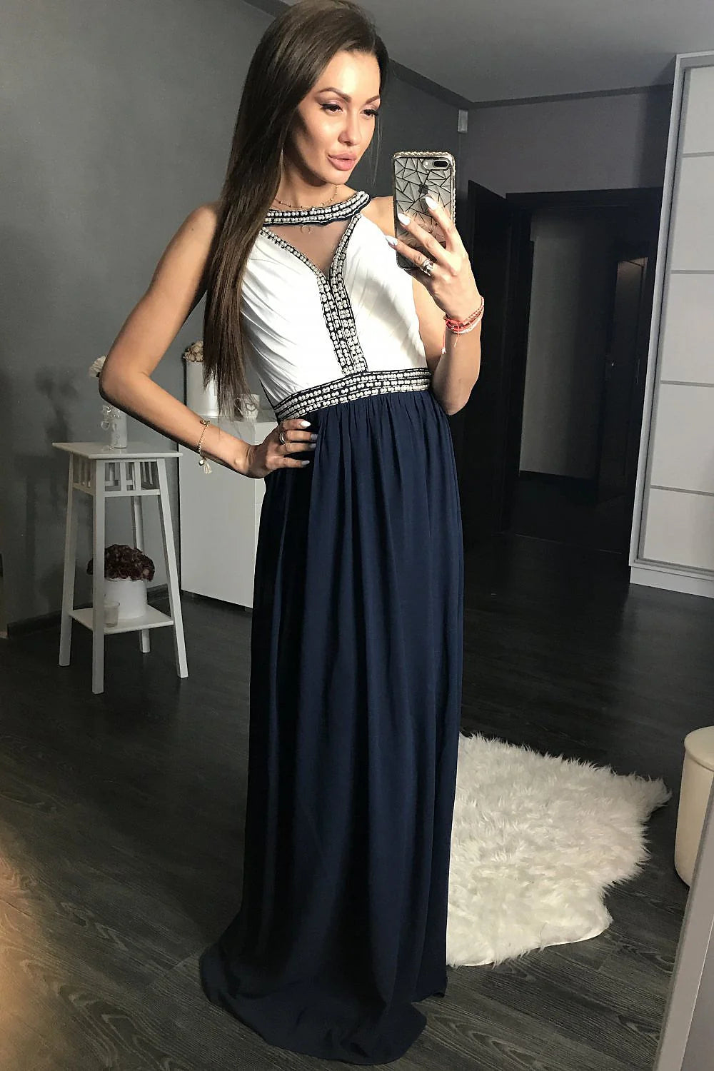 Robe longue fluide polyester chic moderne avec motifs géométriques élégante pour soirées et occasions spéciales