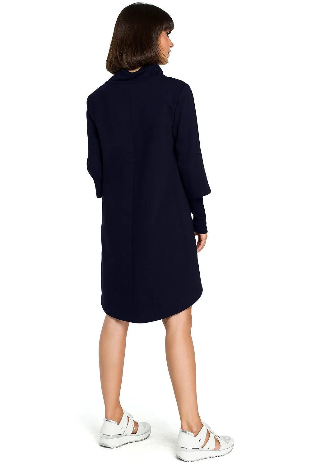 Robe marine en coton col roulé confortable casual manches longues ourlet asymétrique élégance quotidienne