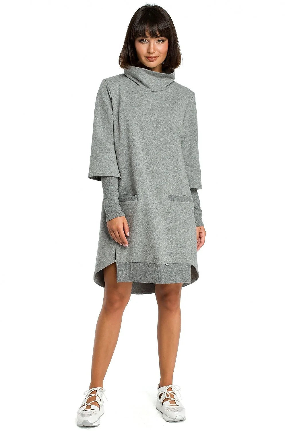 Robe marine en coton col roulé confortable casual manches longues ourlet asymétrique élégance quotidienne