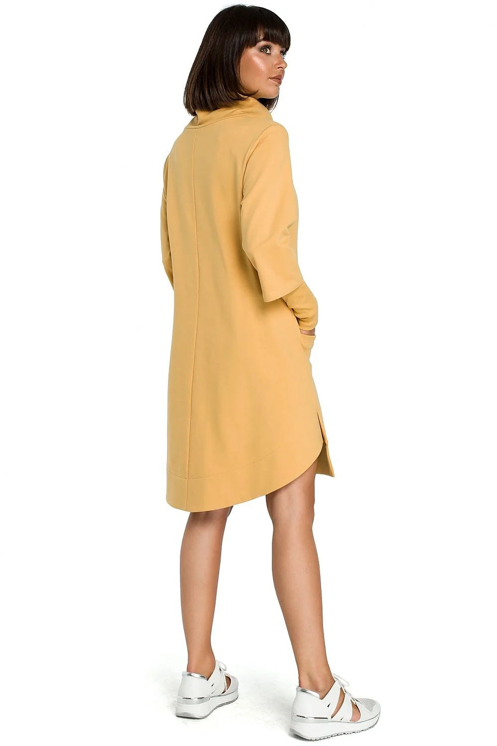 Robe marine en coton col roulé confortable casual manches longues ourlet asymétrique élégance quotidienne