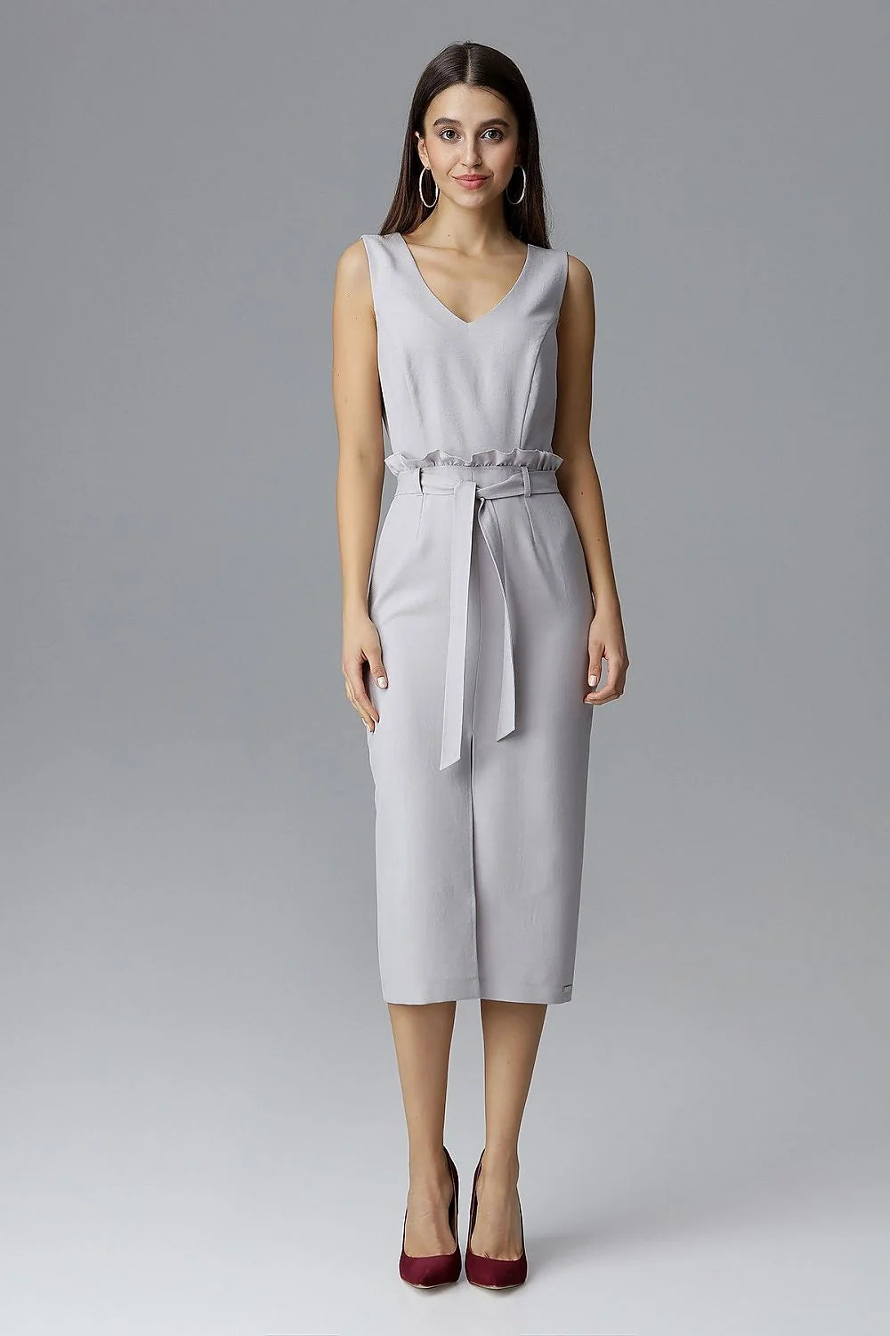 Robe mi-longue en coton bleu clair élégante sans manches avec ceinture pour événements professionnels