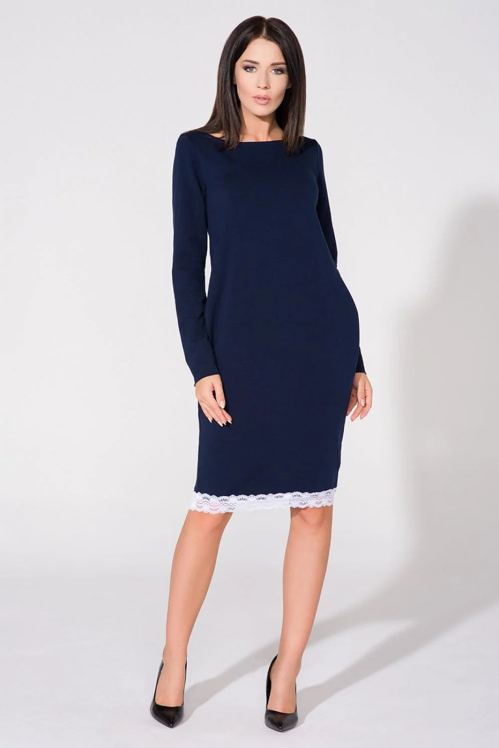 Robe mi-longue en dentelle élégante bleu marine confortable pour femmes modernes et occasions spéciales