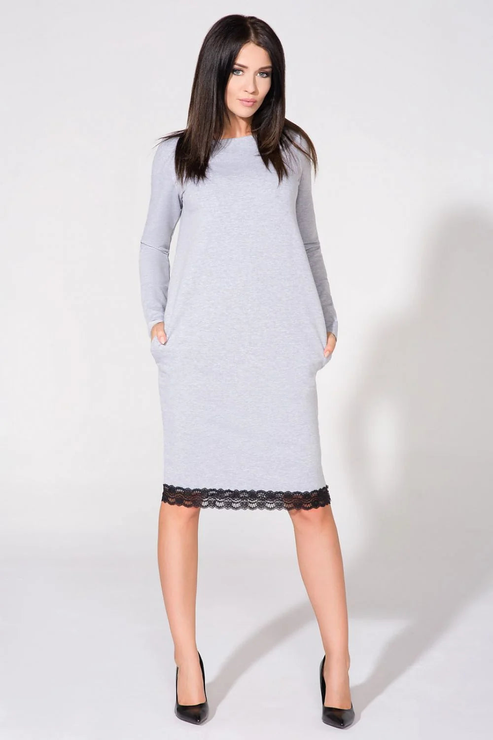 Robe mi-longue en dentelle élégante bleu marine confortable pour femmes modernes et occasions spéciales