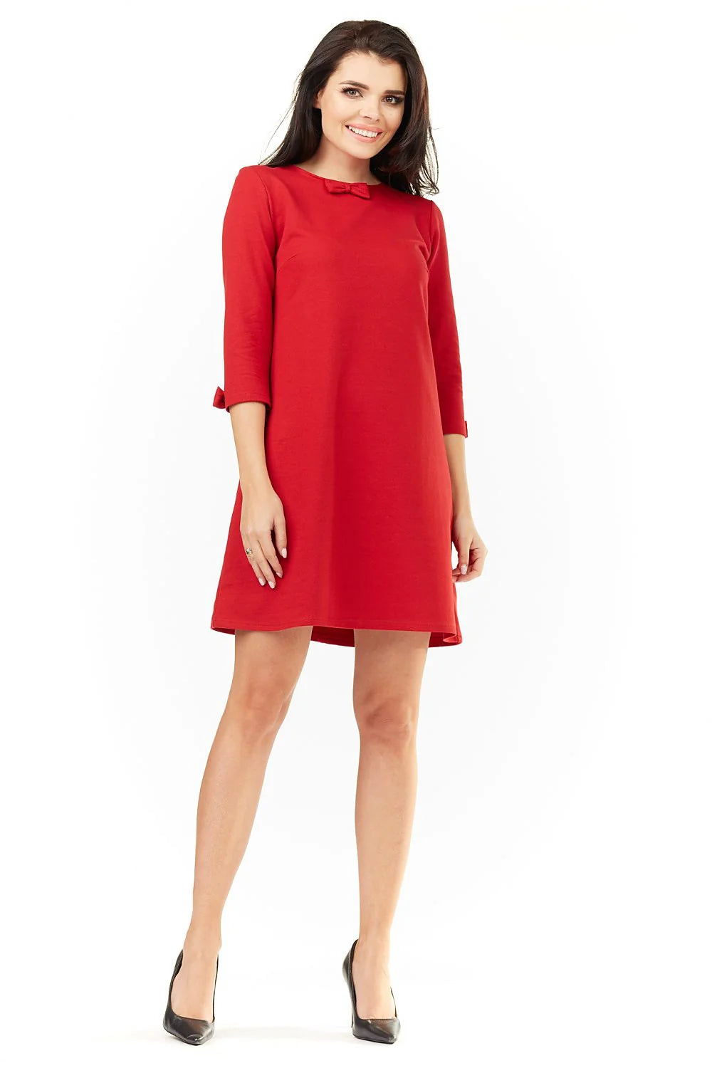 Robe noire coton polyester élégante minimaliste A-line manches trois-quarts encolure ronde pour sorties chic