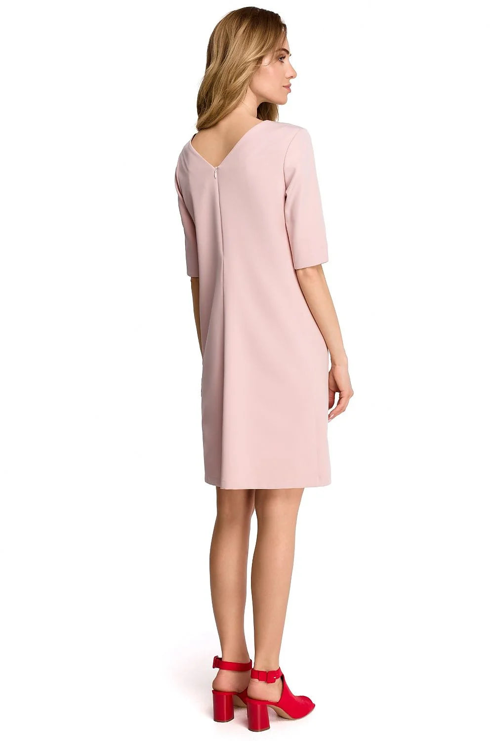 Robe noire élégante synthétique ample manches mi-longues col rond chic pour femmes modernes et stylées