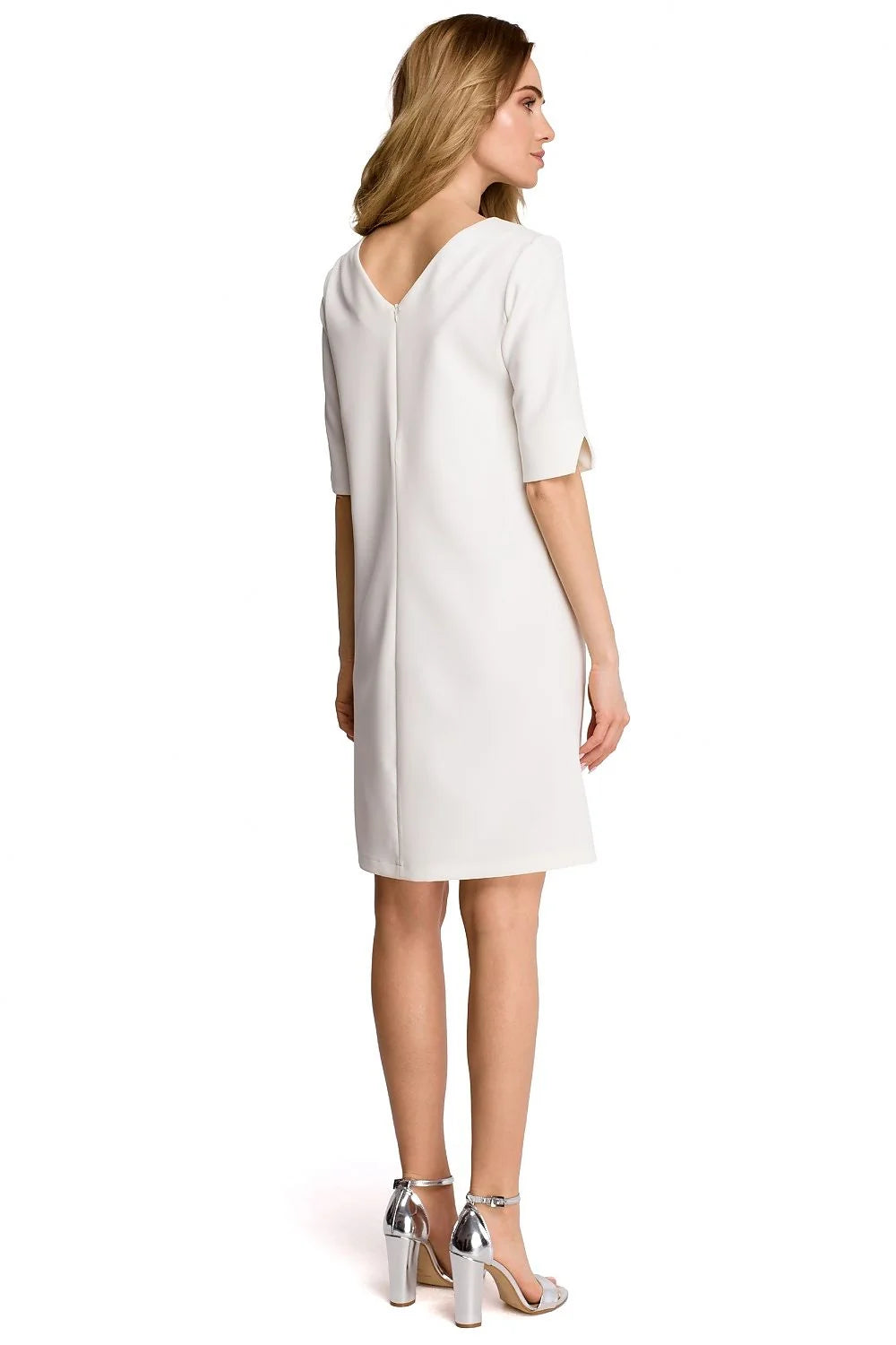 Robe noire élégante synthétique ample manches mi-longues col rond chic pour femmes modernes et stylées