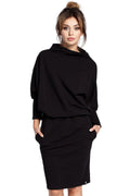 Robe noire en coton casual élégante avec col large et poches pour femmes modernes