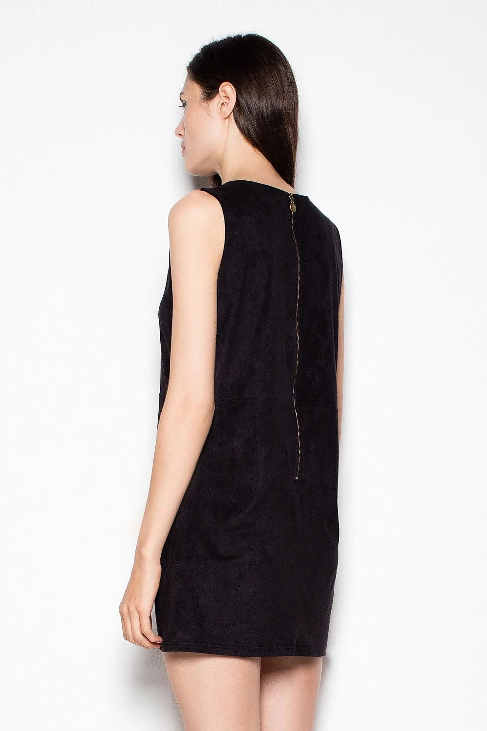 Robe noire en velours élégante minimaliste coupe droite sans manches pour femme moderne chic
