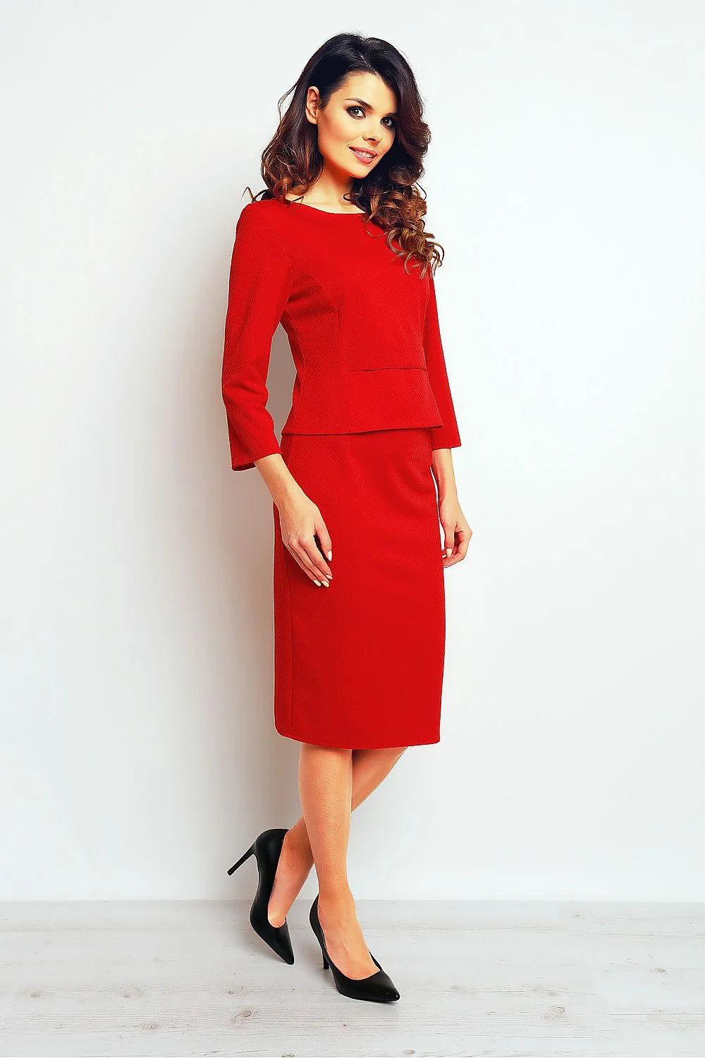 Robe rouge élégante polyester manches longues coupe crayon chic pour soirée ou bureau féminine