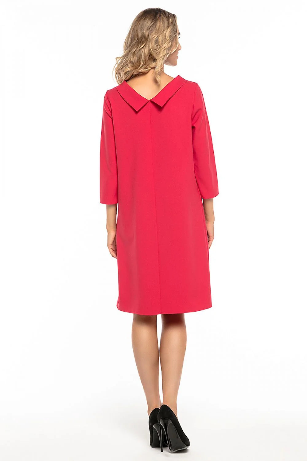 Robe rouge synthétique classique élégante col montant manches trois-quarts parfaite mode féminine décontractée sophistiquée