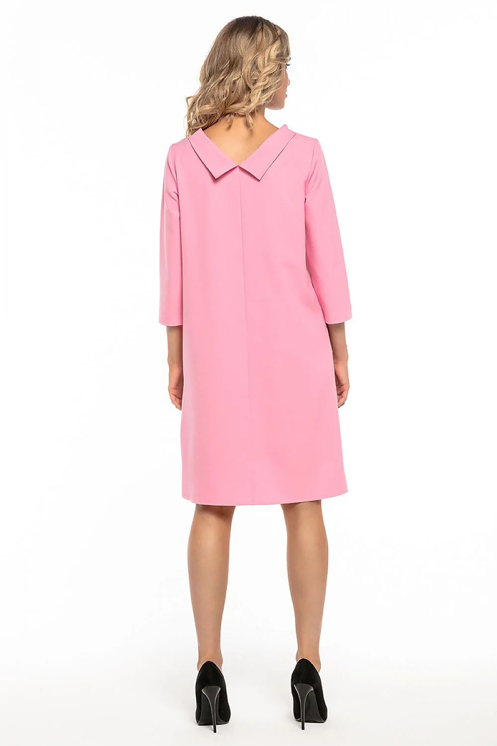 Robe rouge synthétique classique élégante col montant manches trois-quarts parfaite mode féminine décontractée sophistiquée