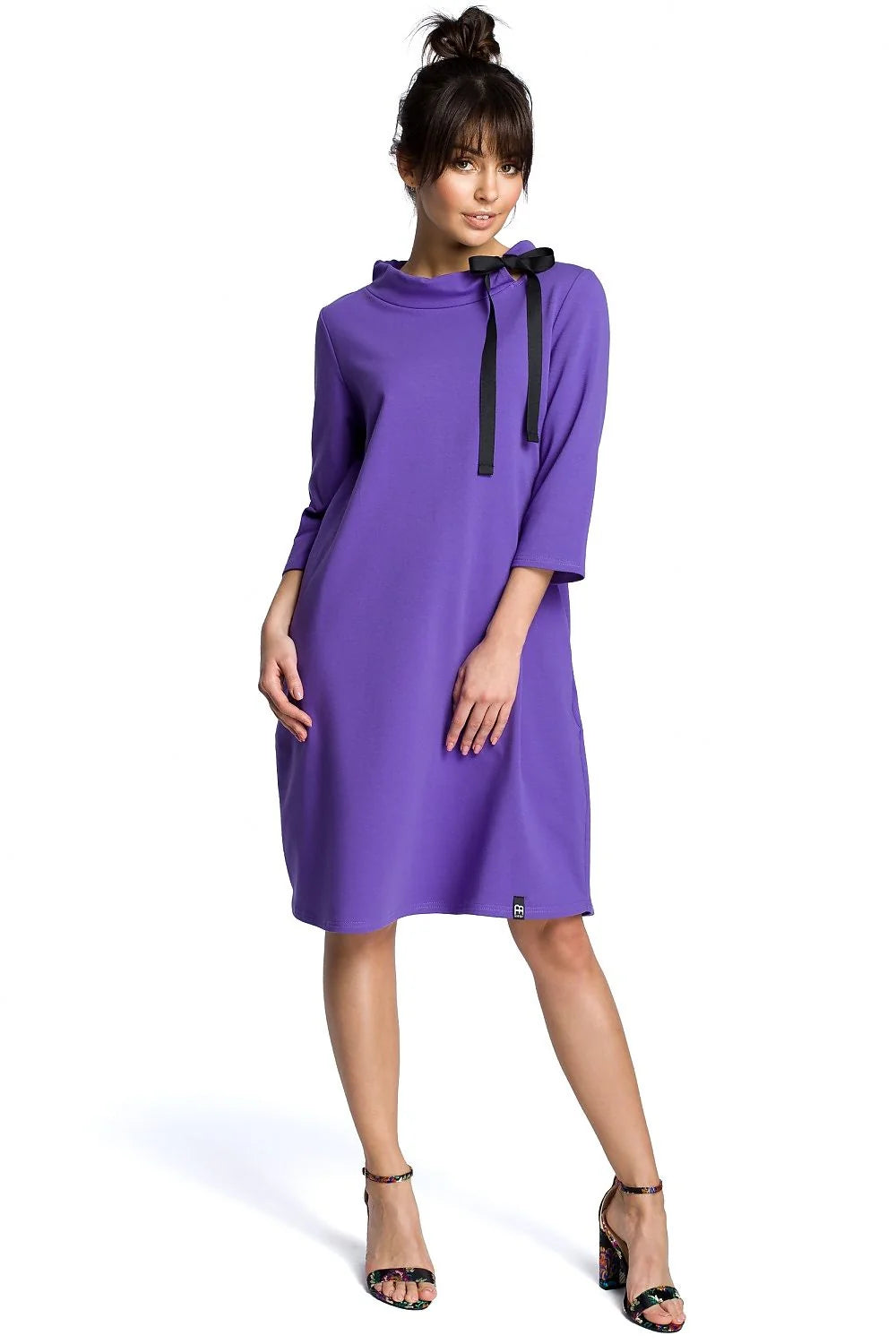 Robe violette en coton moderne avec nœud noir décontractée mi-longue pour mode féminine quotidienne