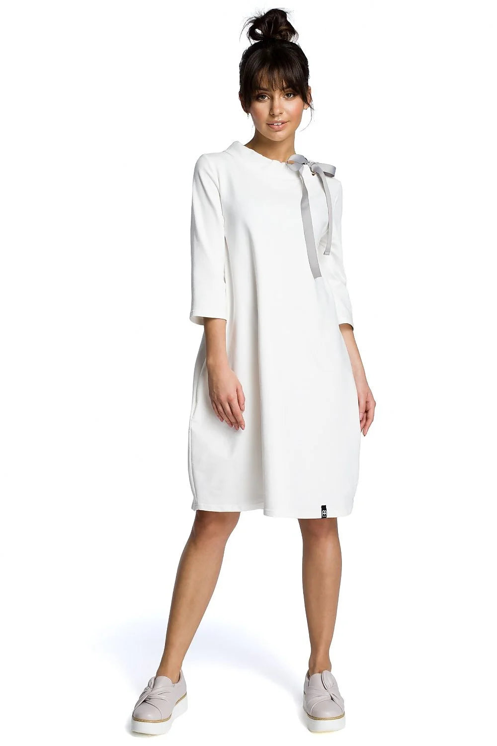 Robe violette en coton moderne avec nœud noir décontractée mi-longue pour mode féminine quotidienne