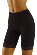 Shorty gainant en microfibre noir moderne pour silhouette sculptée avec dentelle élégante et confort quotidien
