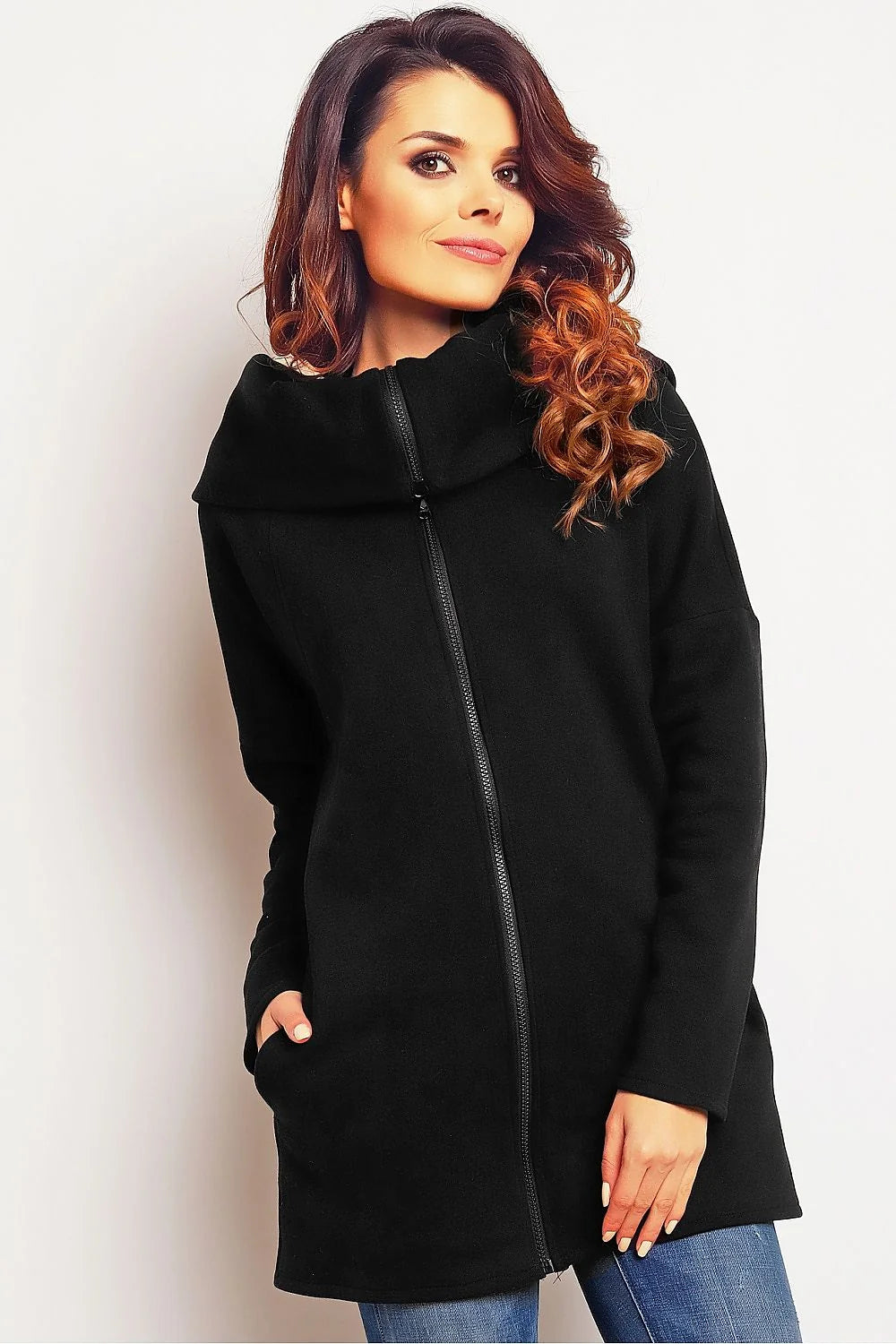 Sweatshirt en coton gris à capuche oversize pour un style décontracté et moderne quotidien