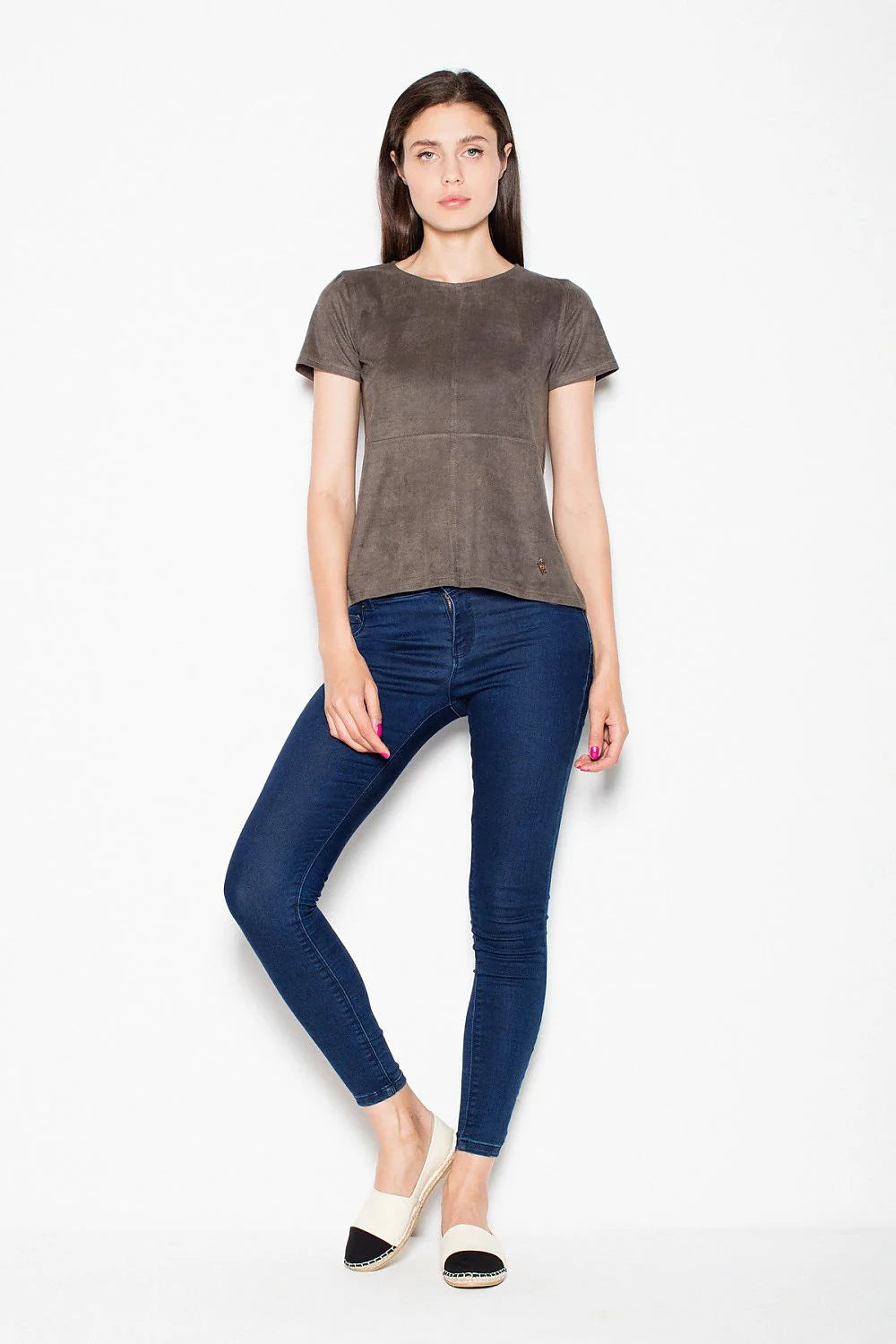 T-shirt suédine marron taupe décontracté chic manches courtes col rond pour style intemporel basique
