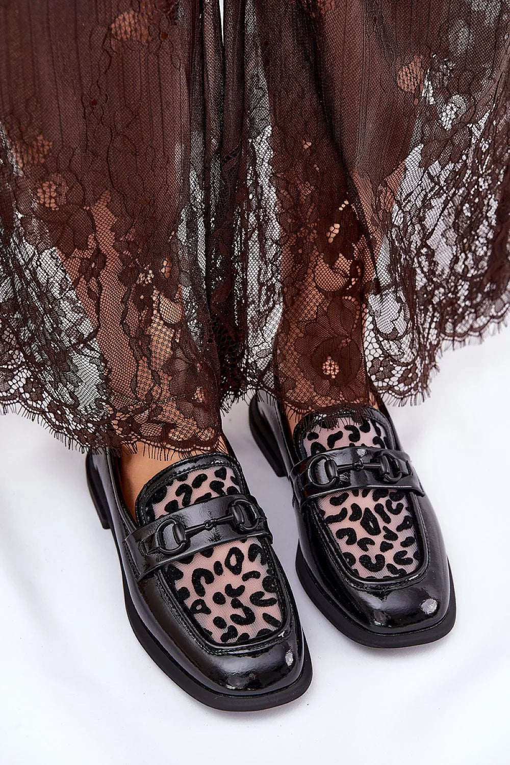 Mocassins pour femme cuir verni noir motif léopard style élégant et moderne confort tout le jour Vinceza