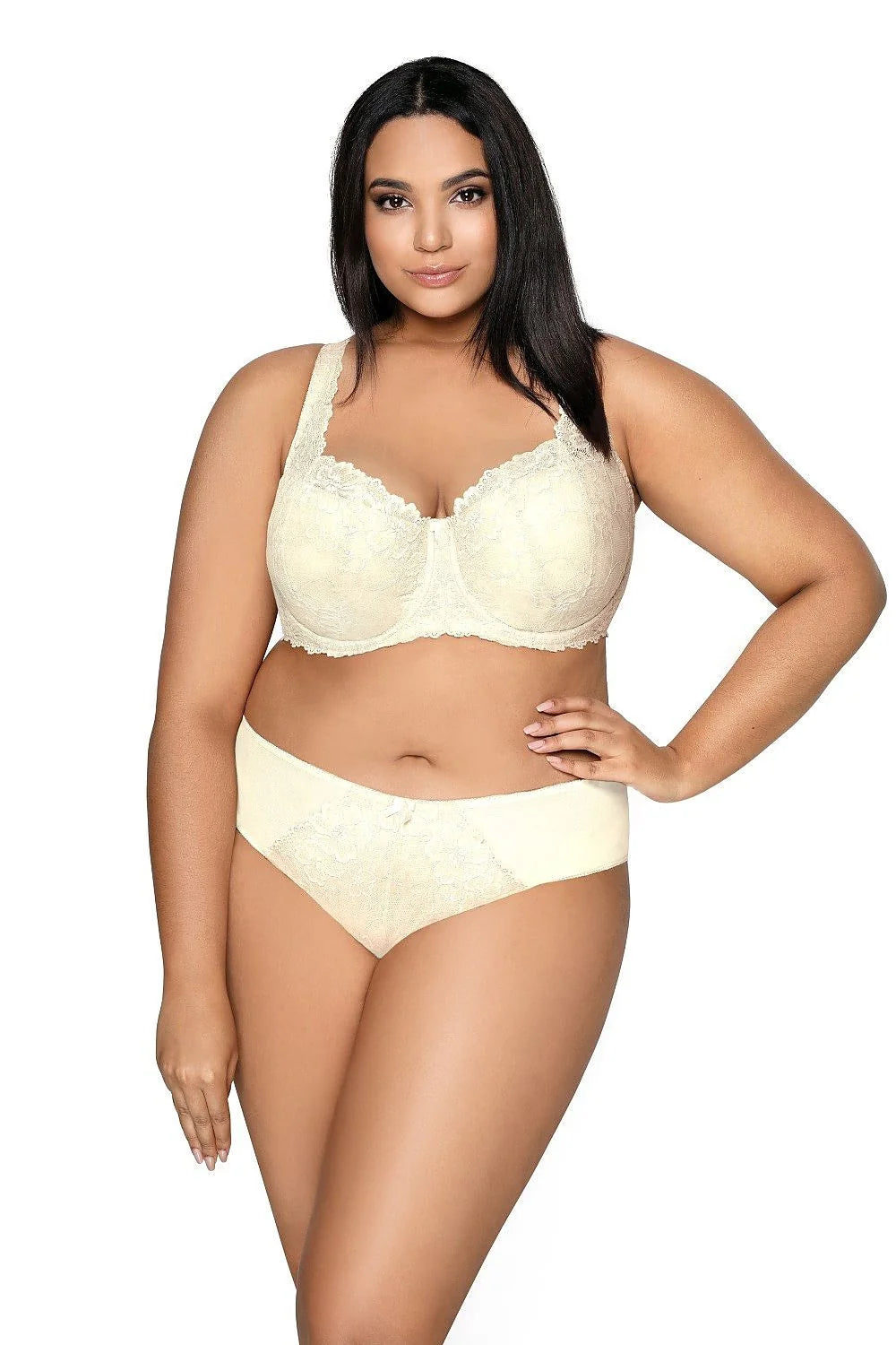 Soutien-gorge rembourré dentelle floral grandes tailles corsage échancré bretelles larges fermeture dos beige crème