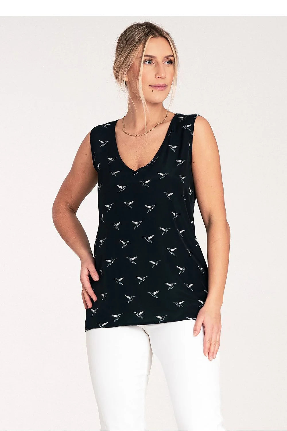 Chemisier Femme Élégant sans Manches en Polyester 100% Taille Longue Ronde Détails Oiseaux Noire Blanc S M L XL