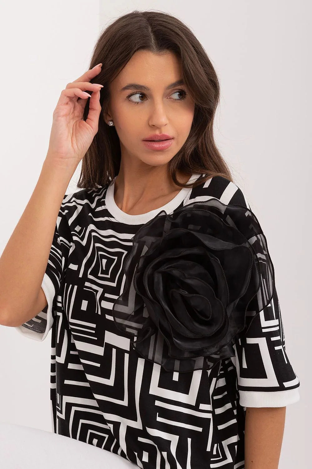chemisier femme lakerta noir blanc géométrique graphique organza fleur appliquée col rond manches courtes coupe ample oversize maille légère décontracté