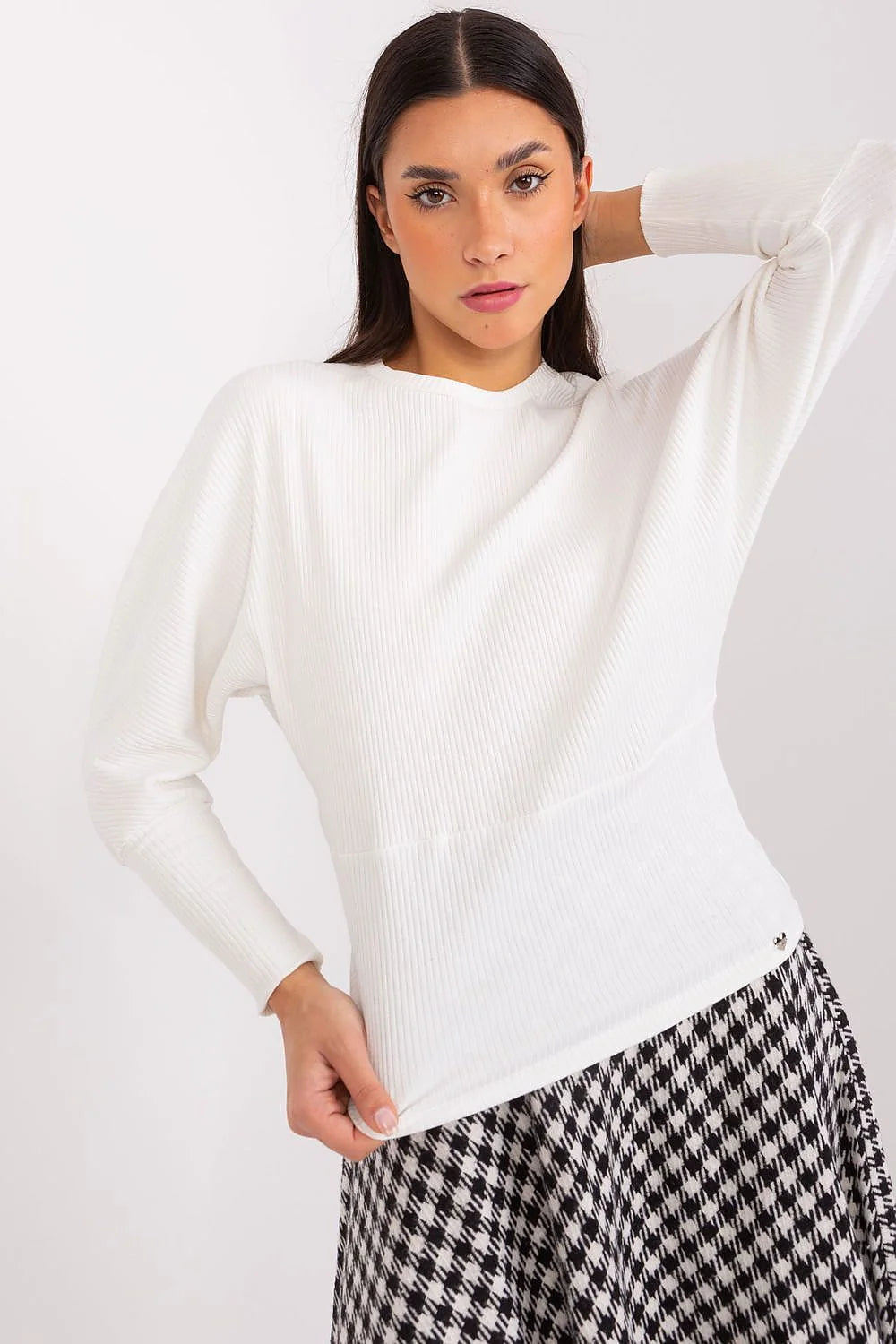 Chemisier BFG en tricot blanc femme coupe chauve-souris manches longues encolure ronde texture côtelée