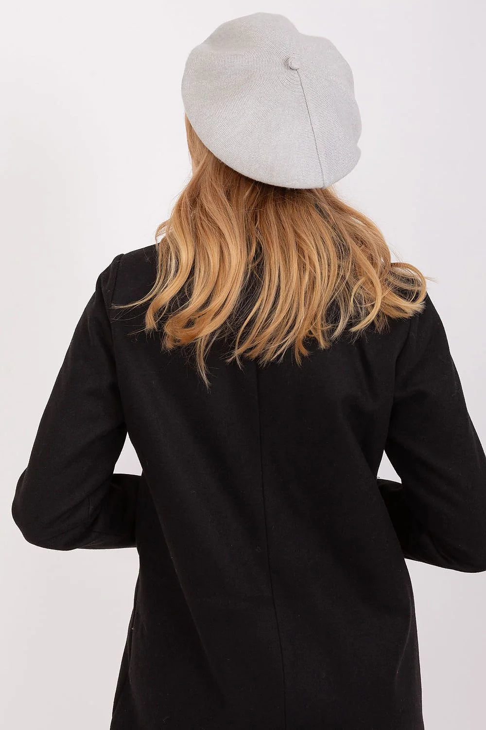 béret gris clair feutré doux cachemire coton acrylique mélange classique intemporel chic parisien féminin automne hiver polyvalent ajusté