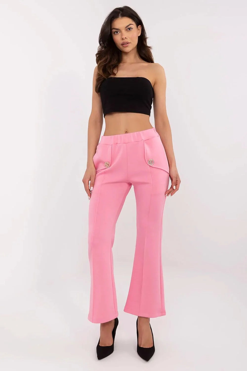 Ensemble féminin élégant crop top pantalon taille haute flared noir rose matière stretch semi-formel