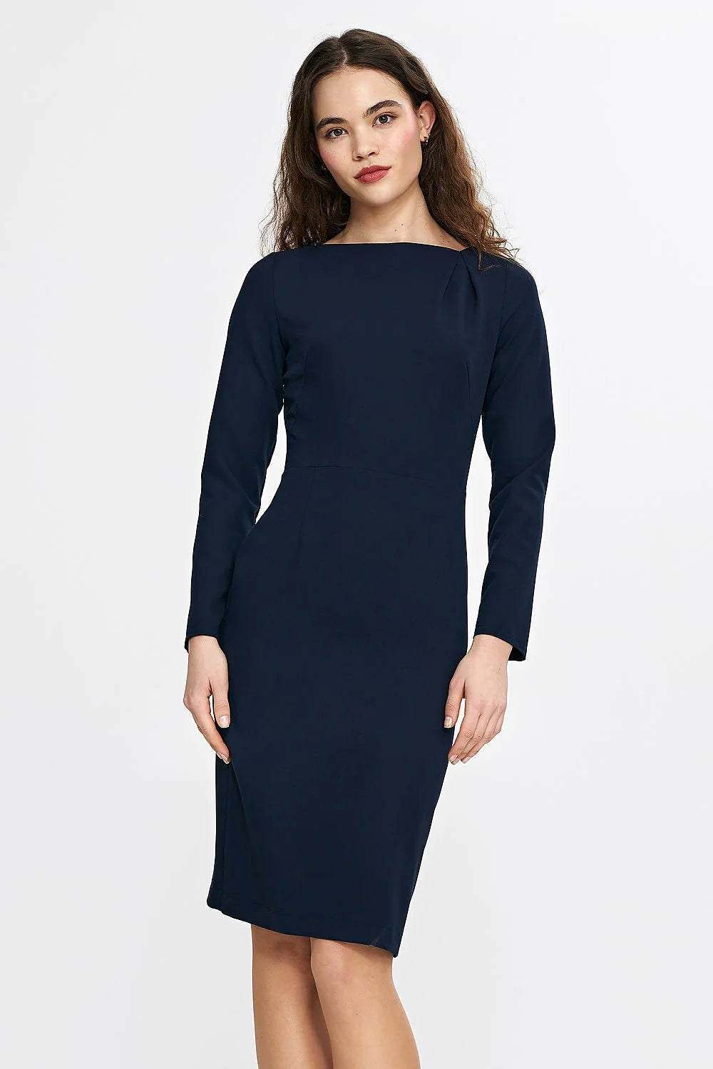 Robe élégante pour femme, coupe ajustée, couleur bleu marine, manches longues, encolure bateau, fermeture éclair, style intemporel, occasion professionnelle
